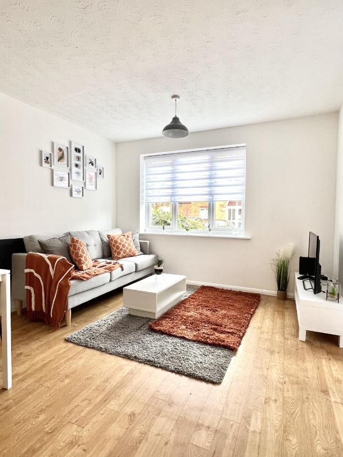 Luxury 2 Bed Apartment Stansted Airport Bishops Stortford Bishop's Stortford Exterior photo